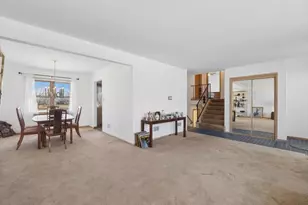 1000 Lancaster Ct, Hoffman Estates, IL 60169 - Photo 8