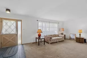 1000 Lancaster Ct, Hoffman Estates, IL 60169 - Photo 6