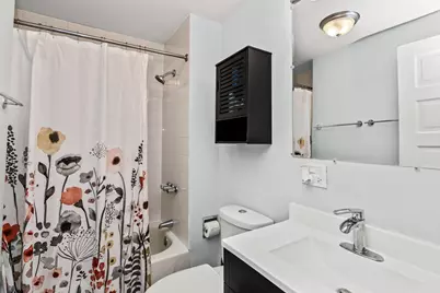 1033 W Wellington Avenue, Chicago, IL 60657 - Photo 12