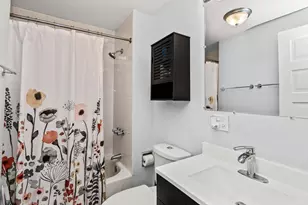 1033 W Wellington Ave, Chicago, IL 60657 - Photo 12