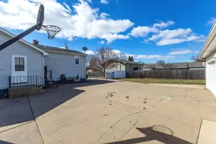 4149 28th Ave, Moline, IL 61265 - Photo 28