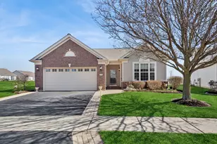 2791 Beacon Point Cir, Elgin, IL 60124 - Photo 4