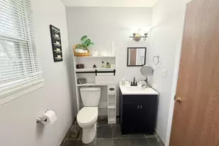 640 Pleasant Pl, Island Lake, IL 60042 - Photo 10