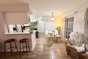 640 Pleasant Pl, Island Lake, IL 60042 - Photo 4