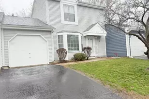 640 Pleasant Pl, Island Lake, IL 60042 - Photo 1