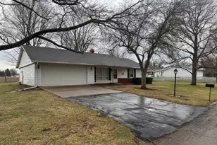 100 Hazelwood Dr, Wyanet, IL 61379 - Photo 2