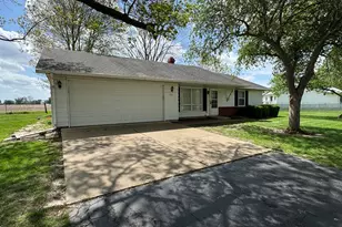 100 Hazelwood Dr, Wyanet, IL 61379 - Photo 2