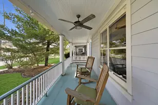 527 Lyman Ave, Oak Park, IL 60304 - Photo 2