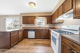 1840 Windmill Dr, Hanover Park, IL 60133 - Photo 14