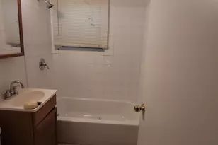 11720 S Wentworth Ave, Chicago, IL 60628 - Photo 10