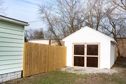 918 N Hazel Street, Pontiac, IL 61764 - Photo 2