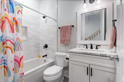 1517 W Barry Avenue #2W, Chicago, IL 60657 - Photo 24