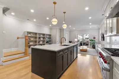 1517 W Barry Avenue #2W, Chicago, IL 60657 - Photo 10