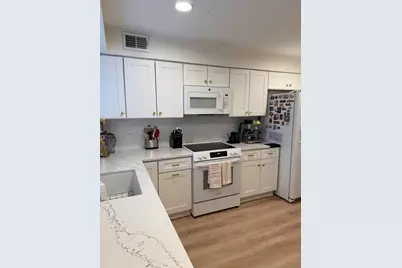 9456 Bay Colony Drive #2N, Des Plaines, IL 60016 - Photo 10