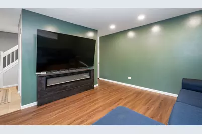 914 Wembley Drive, Island Lake, IL 60042 - Photo 6