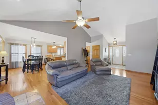 3101 Ernest Dr, Sandwich, IL 60548 - Photo 4