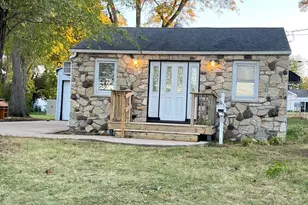 513 W 7th St, Rock Falls, IL 61071 - Photo 2