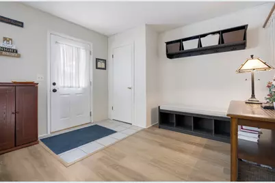 134 Bright Oaks Circle #134, Cary, IL 60013 - Photo 2