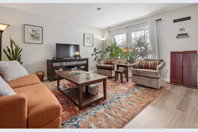 134 Bright Oaks Circle #134, Cary, IL 60013 - Photo 4