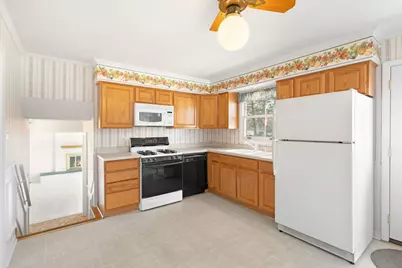 306 N Pleasant Drive, Glenwood, IL 60425 - Photo 6