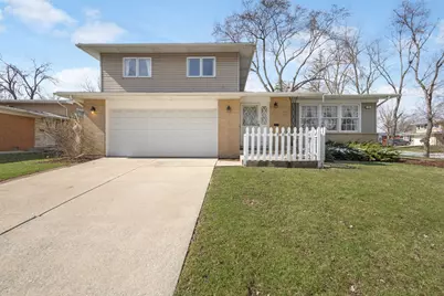 306 N Pleasant Drive, Glenwood, IL 60425 - Photo 2