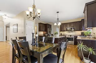 1109 Edwards Dr, Batavia, IL 60510 - Photo 4