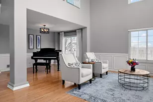 1675 Rosehall Ln, Elgin, IL 60123 - Photo 4