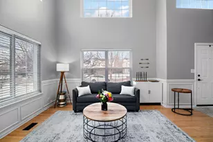 1675 Rosehall Ln, Elgin, IL 60123 - Photo 10