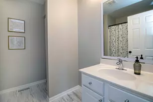 1675 Rosehall Ln, Elgin, IL 60123 - Photo 32