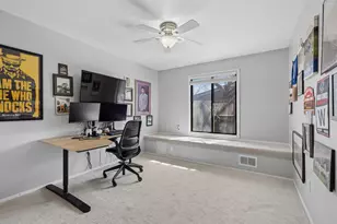 4710 W Northfox Ln W, McHenry, IL 60050 - Photo 16