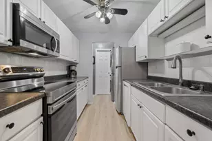 4710 W Northfox Ln W, McHenry, IL 60050 - Photo 12