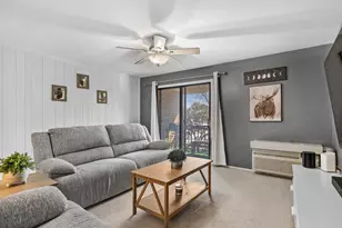 4710 W Northfox Ln W, McHenry, IL 60050 - Photo 4