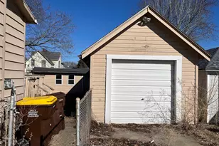 514 E Garden St, Freeport, IL 61032 - Photo 10