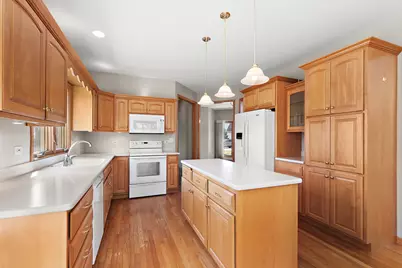 10502 Crown Drive, Orland Park, IL 60467 - Photo 14