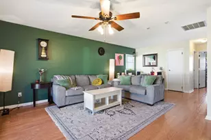 1412 S 2nd St, Mattoon, IL 61938 - Photo 4