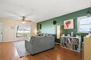 1412 S 2nd St, Mattoon, IL 61938 - Photo 6