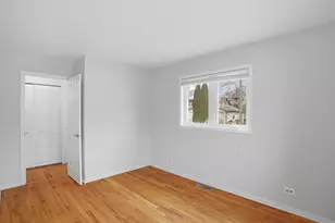 8912 Windsor Ln, Bridgeview, IL 60455 - Photo 12