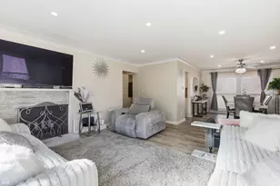 9806 S Harding Ave, Evergreen Park, IL 60805 - Photo 8