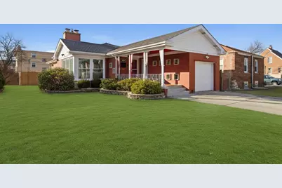 9806 S Harding Avenue, Evergreen Park, IL 60805 - Photo 4