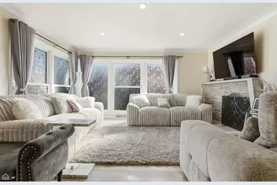 9806 S Harding Avenue, Evergreen Park, IL 60805 - Photo 6