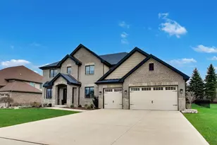 22843 Sara Springs Dr, Frankfort, IL 60423 - Photo 2