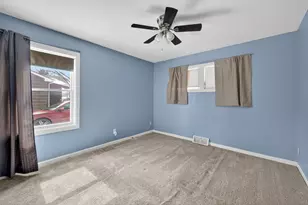 1306 N 1st St, Dekalb, IL 60115 - Photo 16