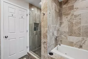 1370 Northmoor Ct, Northbrook, IL 60062 - Photo 18