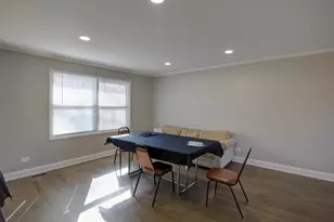 147 Grady Dr, Bolingbrook, IL 60440 - Photo 2