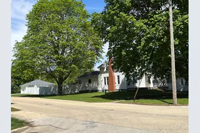 359 W Orleans Street, Paxton, IL 60957 - Photo 2