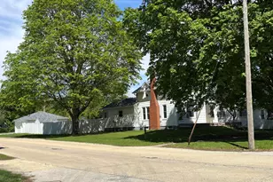 359 W Orleans St, Paxton, IL 60957 - Photo 2
