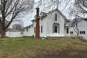 359 W Orleans St, Paxton, IL 60957 - Photo 2