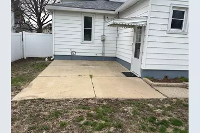 359 W Orleans Street, Paxton, IL 60957 - Photo 6