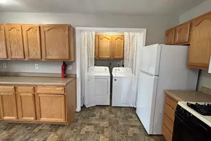 359 W Orleans St, Paxton, IL 60957 - Photo 10