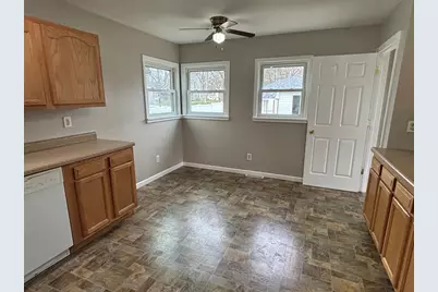 359 W Orleans Street, Paxton, IL 60957 - Photo 8